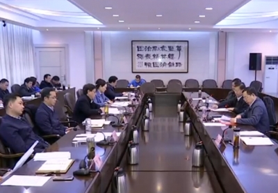 李新华主持召开市委常委会 落实中省有关会议精神