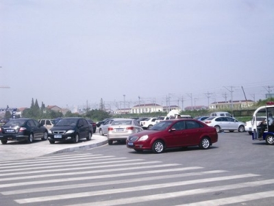荆州中心城区临时停车场将收费 停车30分钟内免费