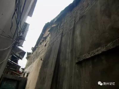 沙市第一家“商转工”企业 ——建沙帆布厂