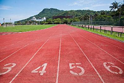 湖北校园跑道标准本月出炉 按家装标准限定挥发物含量