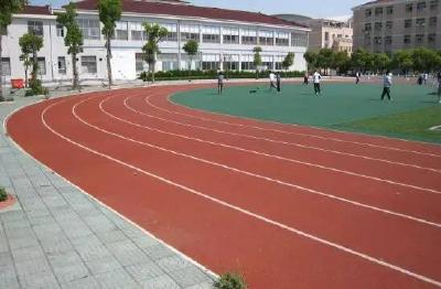 荆州的家长们，你们最关心的问题来了：教育部抽检荆州5所中小学塑胶跑道，结果……