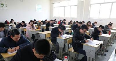 最近，全国的学霸都来参加笔试，我们还有什么理由不热爱荆州……