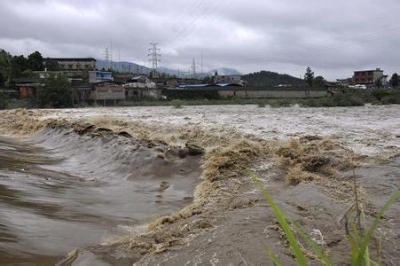 长江防总：长江中游南部及下游今年洪灾概率较高