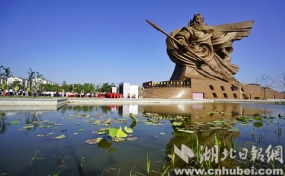 全国旅游大咖朝拜关公圣像 跨越千年与关公话