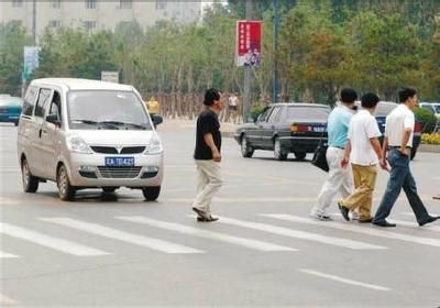  公安部：中国三年间近4000人在斑马线上遇事故丧生