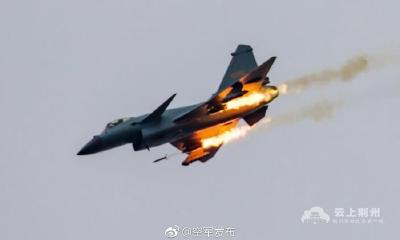 中国空军首次承办“国际军事比赛”两项赛事