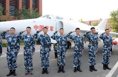 湖北出台空军青少年航空学校录取办法 今年招80人