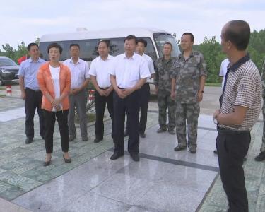 杨智检查洪湖市防汛工作 慰问坚守防汛一线人员