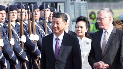 习近平抵达柏林开始对德意志联邦共和国进行国事访问