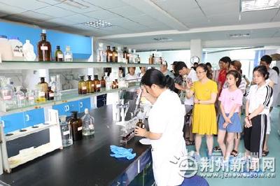 市食药检验所开展开放日活动 市民零距离体验安检