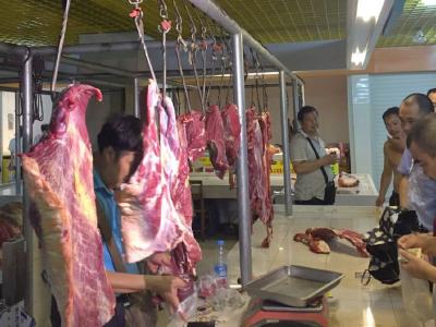 荆州区多部门联合执法突击检查 部分牛肉来路不明