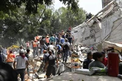 墨西哥7.1级地震已致129人遇难 400万人断电 机场一度关闭