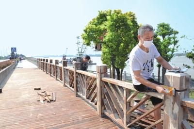 荆江大堤面貌焕然一新 江边修建600米人行步道