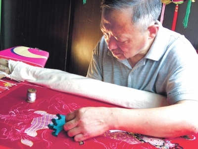 荆州汉绣传人张先松获中国工美行业艺术大师称号