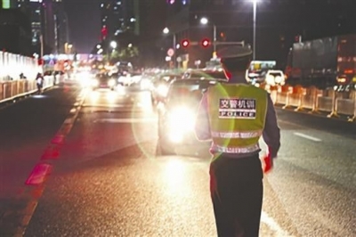 警示 | 货车开远光灯致对向车辆撞死行人 需要承担什么责任？