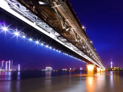 60幅照片说尽武汉长江大桥60年！除了雷锋，还有他们……
