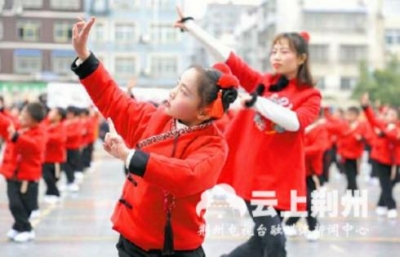 校园变“梨园” 监利小学生“唱念做打”有模有样
