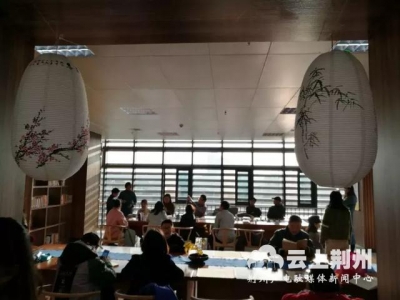 荆州市图书馆新馆开放 5天吸引3万市民前来读书