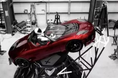 带着一辆跑车去火星！现役最强运载火箭首飞成功