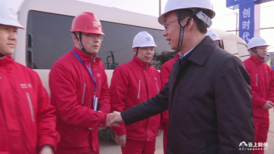 崔永辉调研督办城区道路建设并慰问一线施工人员