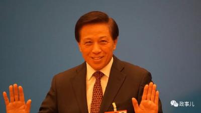 接棒傅莹，天门人张业遂成全国人大新任发言人！出身寒门...