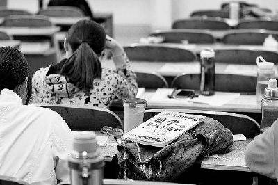荆州女子考研疑因面部胎记复试被刷 招考方回应