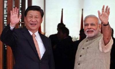 V视丨习近平同印度总理莫迪散步交谈