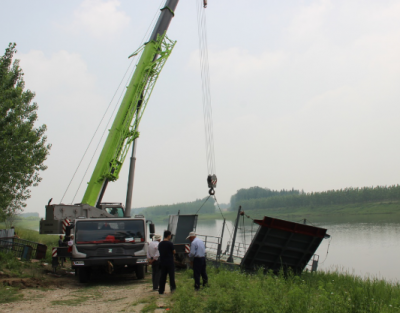 洪湖市首艘灾后重建渡船下水 所有渡口将重建和维修