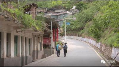 荆视记者重访汉源丨从震后到振兴：梨园乡的花海果香路