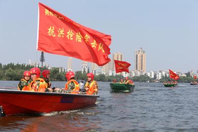 荆州消防开展水上救援应急演练 高效有序备实战