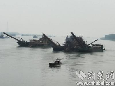 松滋籍采砂工程船舶全数转迁 杜绝非法采砂行为