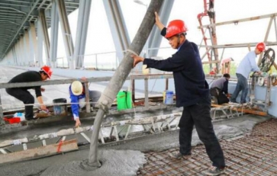 荆州长江公铁大桥钢梁铁路防水层铺装全部完工