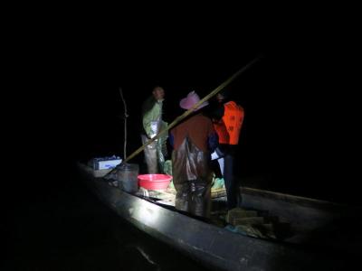 洪湖保护区多部门联合行动打击夜间非法捕捞