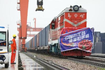 荆州10万只小龙虾“出征”俄罗斯世界杯