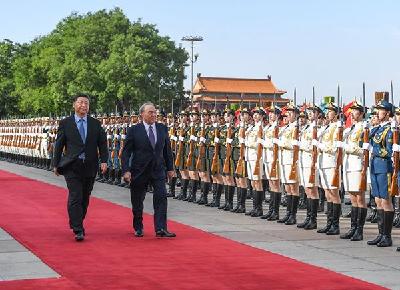习近平举行仪式欢迎哈萨克斯坦总统访华并同其举行会谈