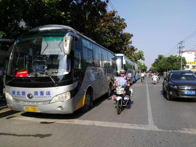 高考暖心事 荆州民警为考生保驾护航