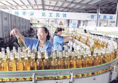 年产销量超4000万吨 江陵这家啤酒厂一片繁忙