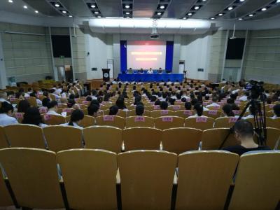 国家税务总局荆州市税务局对办税服务厅人员进行培训