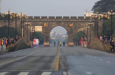 荆州马拉松赛前道路综合整治