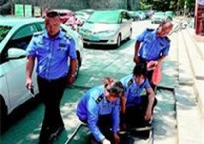 荆州区对城区环境卫生“以克论净，深度保洁”