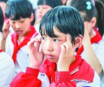 我国青少年近视率居世界第一：学业压力、电子产品是罪魁祸首