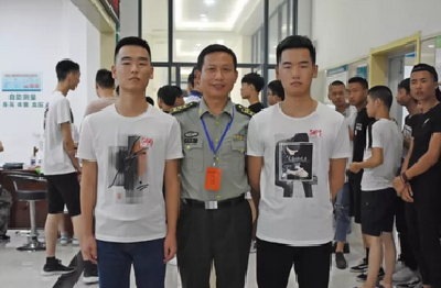 上阵亲兄弟！松滋“双胞胎”告别大学校园逐梦军营