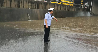荆州连发9条暴雨雷电预警，有路段积水超50厘米！