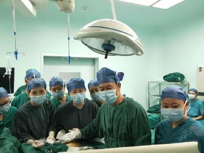 双胎在腹中“抢床位” ，荆州孕妈不得不忍痛减胎……
