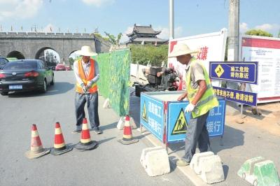 荆州新南门桥人行道维修保养 预计月底恢复通行