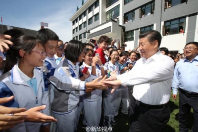 以习近平同志为核心的党中央情系教育事业发展