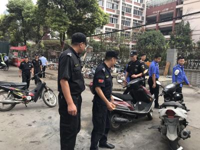 荆州交警城管“亮剑” 大力整治长大周边秩序