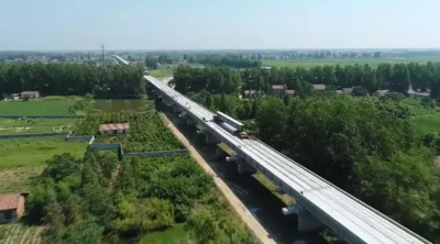 荆州这段铁路开始架梁  预计明年3月试通车