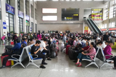 中秋小长假，荆州火车站发送旅客4.75万人次