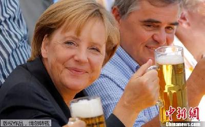 投身政治30年，默克尔时代终于要谢幕了